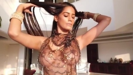 Poonam Pandey App Hot Nude Arabian Nights