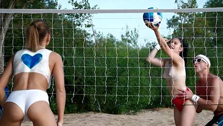 Bitches turn their nude game of volley into a veritable FFM