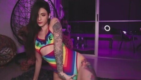 Gia_Baker Sexy dance to love is a bitch